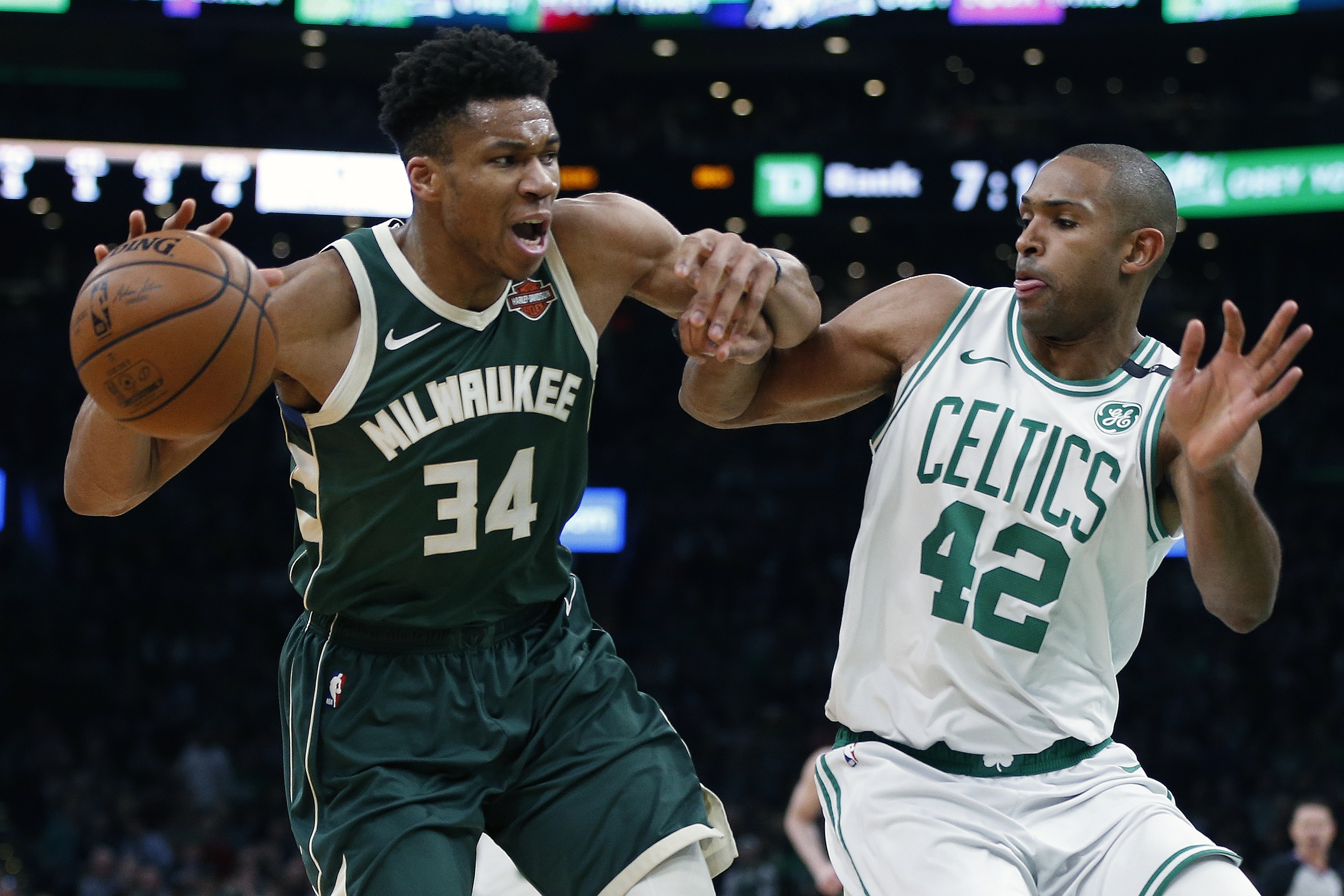 NBA凯尔特人队主教练因身体原因暂时休战