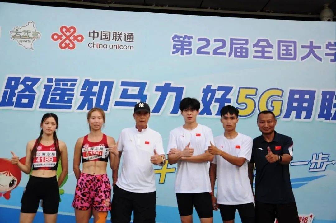紧张比拼中展现出的运动员职业素养和拼搏精神
